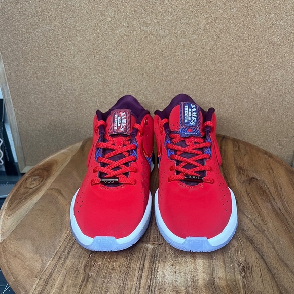 Nike
Labron james xxi
‘Theatre’
Brand new - Picture 12 of 12